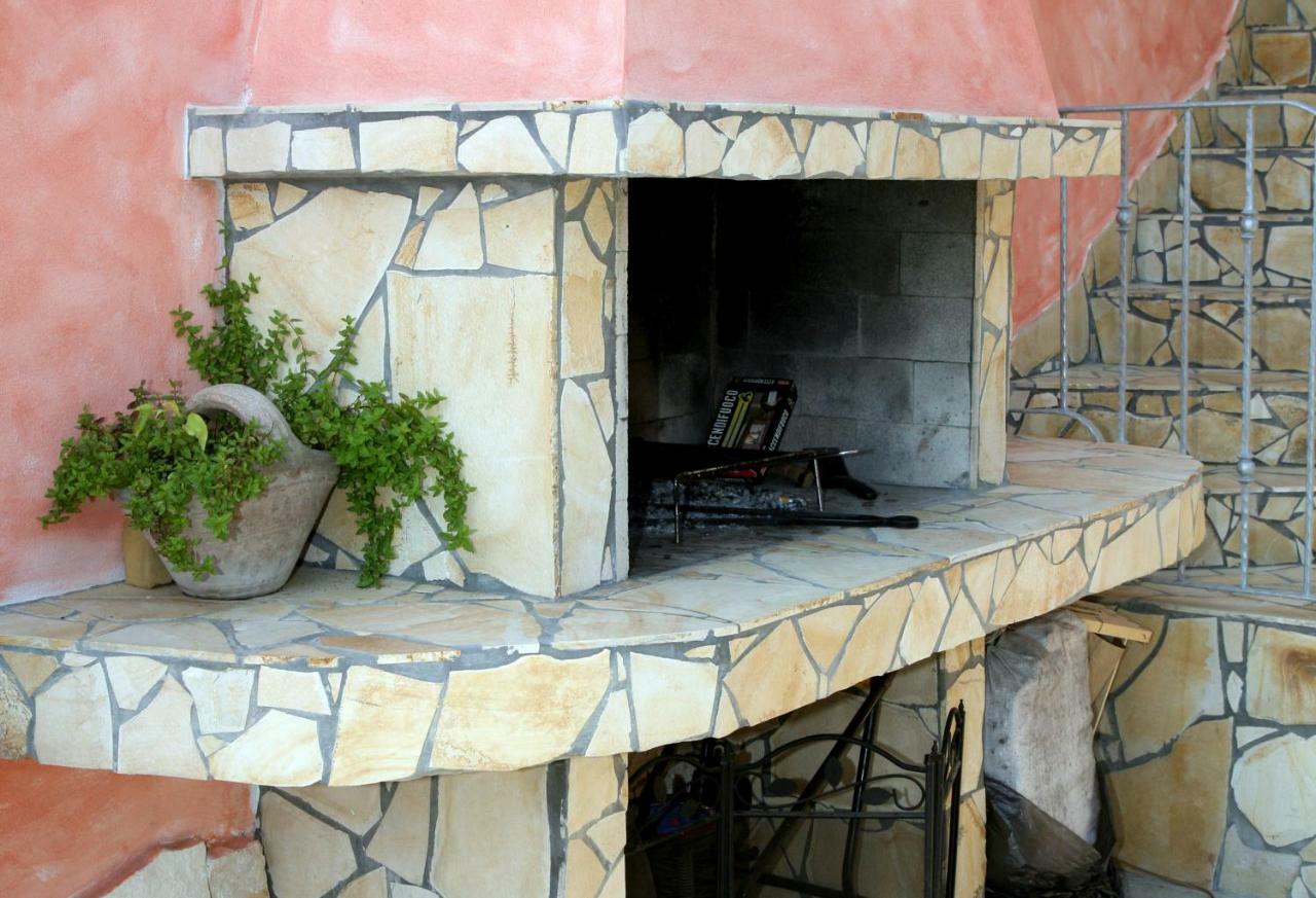 L'Isola Felice Apartment Monserrato Exterior foto