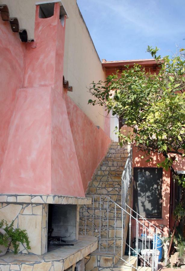L'Isola Felice Apartment Monserrato Exterior foto